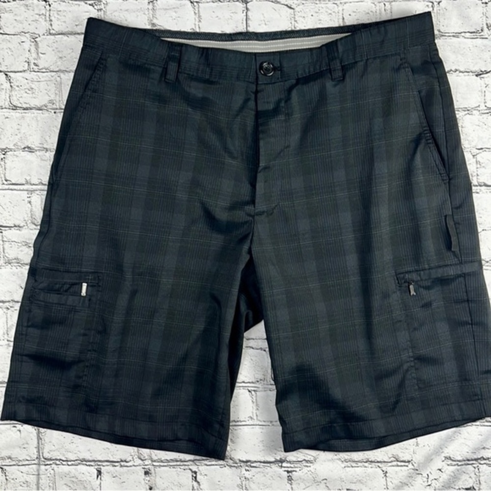 Greg Norman for Tasso Ella Plaid Cargo Shorts 36